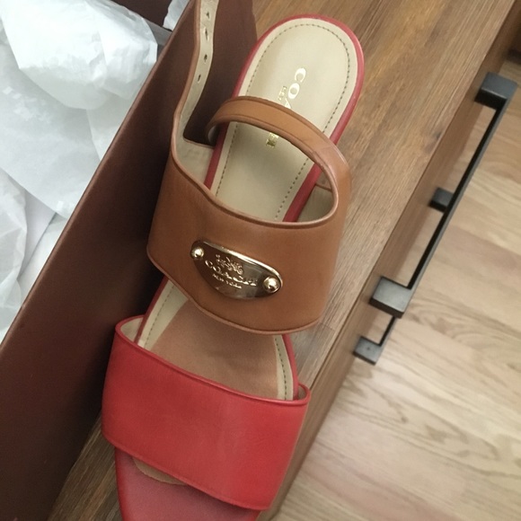 Coach sandals - Picture 2 of 4